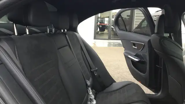 Mercedes-Benz C-Class view 11