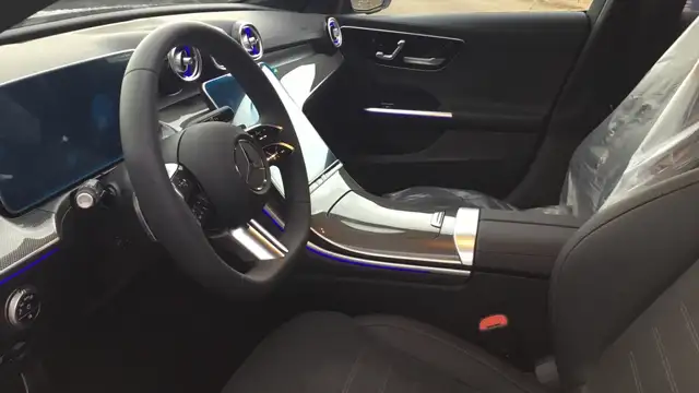 Mercedes-Benz C-Class view 6