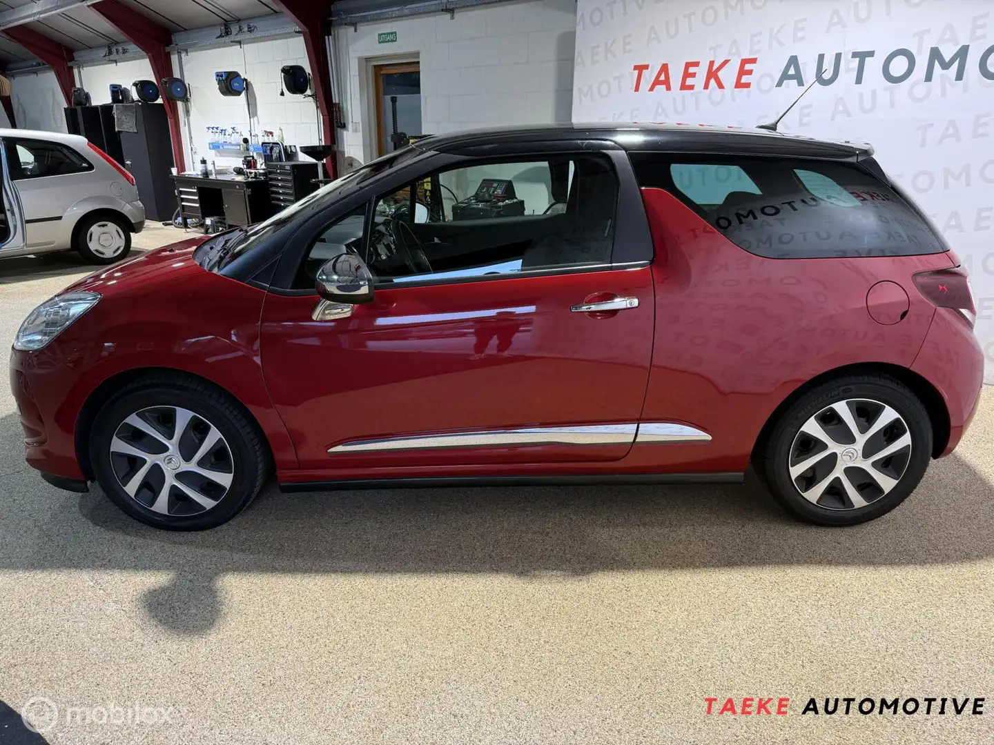 Citroen DS3 1.2 e-VTi ETG Business AUT/Clima/Cruise Rouge - 2