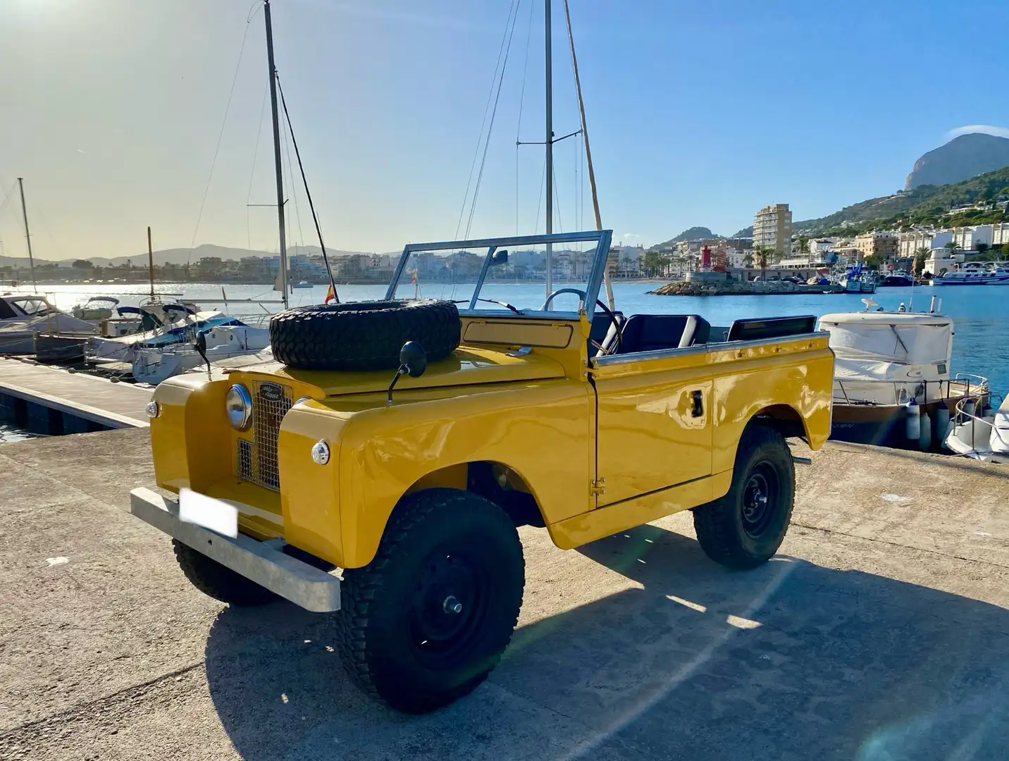 Land Rover Series 2a Yellow - 1