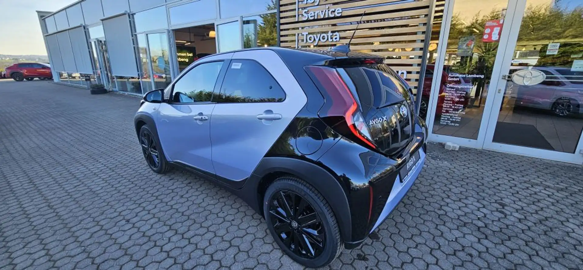 Toyota Aygo X S-CVT JBL Grau - 2
