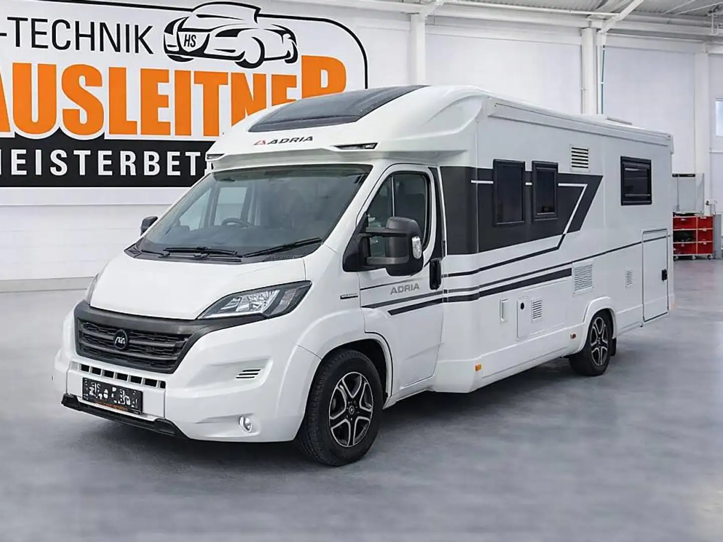 Caravans-Wohnm Adria Aut. Matrix 600SL Weiß - 1