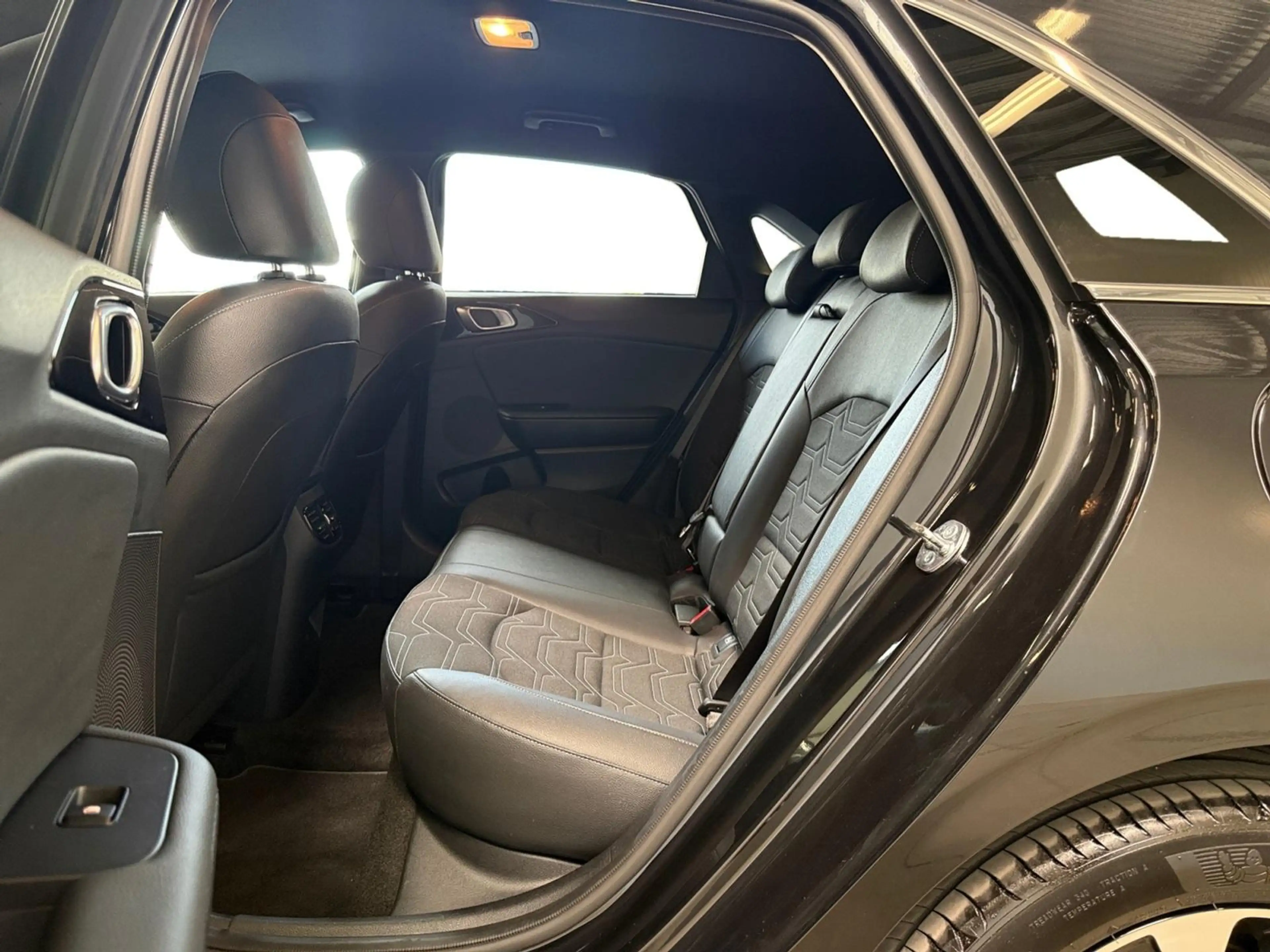 Kia Ceed / cee'd 1.0 T-GDi MHEV Design Edition I Half-Leder I Navi — photo 13