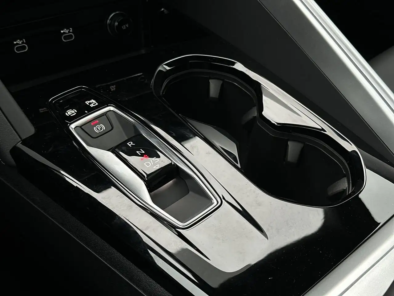 Audi Q5 снимка Audi Q5