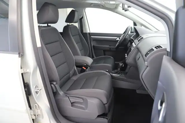 Volkswagen Touran view 13