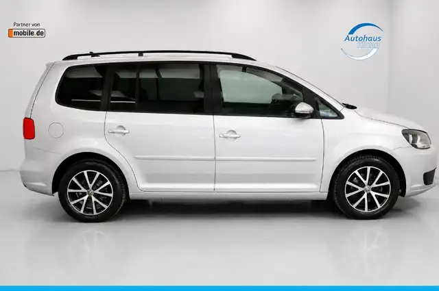 Volkswagen Touran view 5