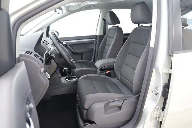 Volkswagen Touran view 12