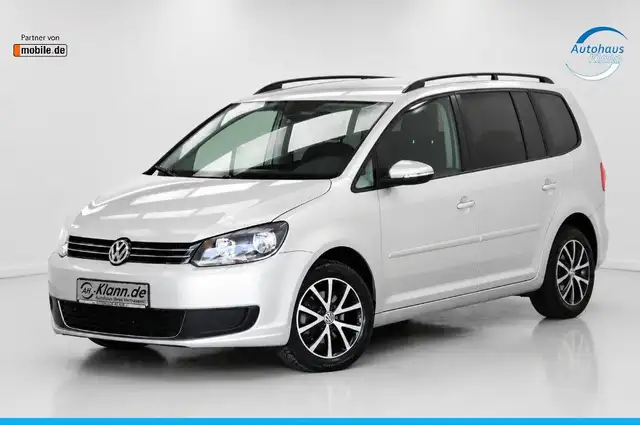 Volkswagen Touran view 3