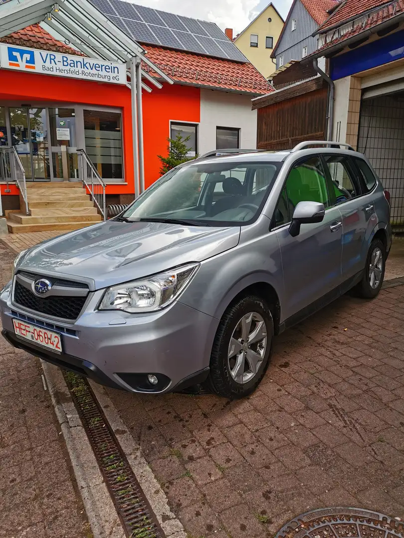 Subaru Forester 2.0D Lineartronic Exclusive  NEUER MOTOR Srebrny - 2