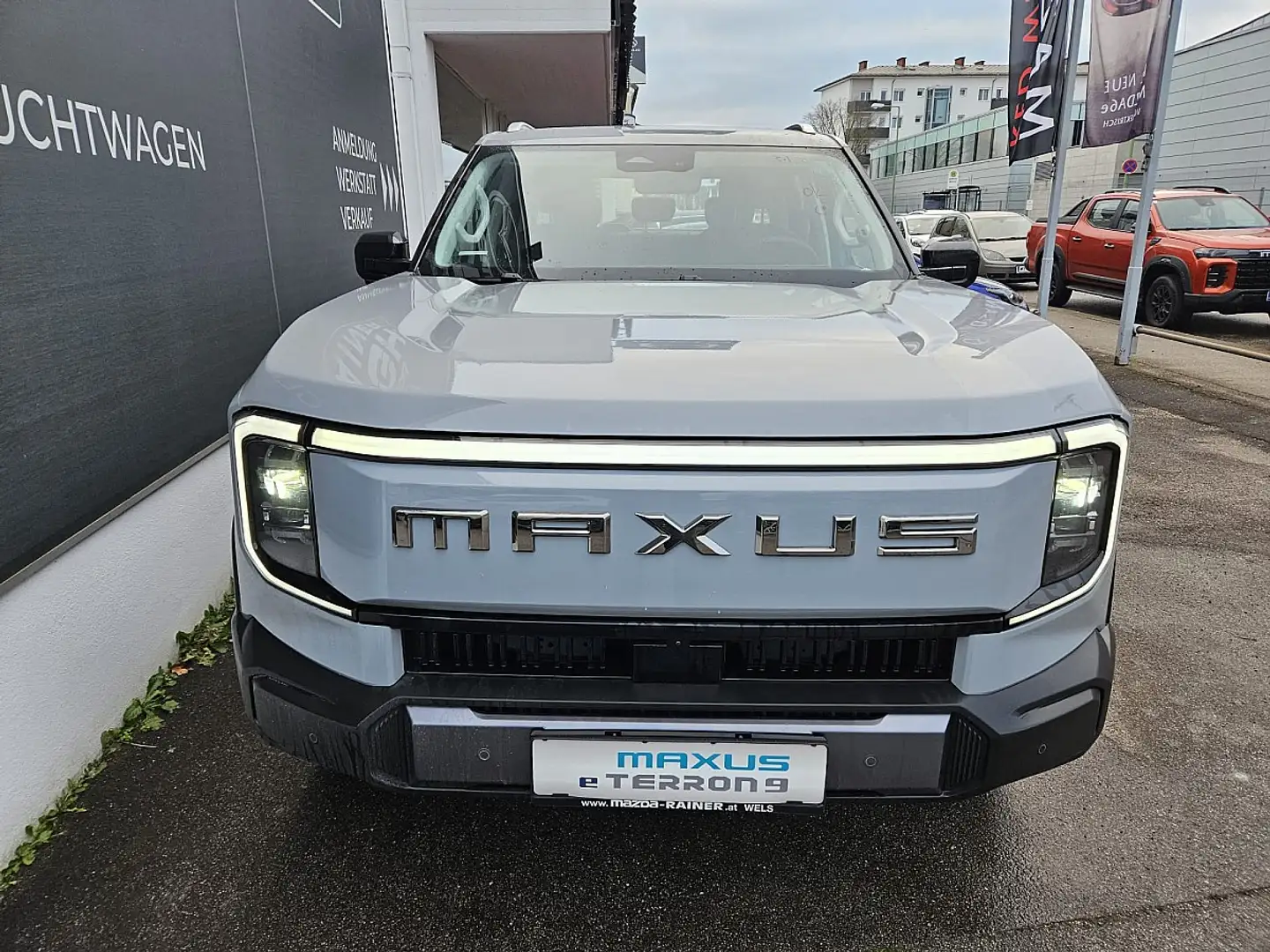 Maxus eTERRON 9 eTerron 9 3 102kWh 4WD Flagship Grau - 2