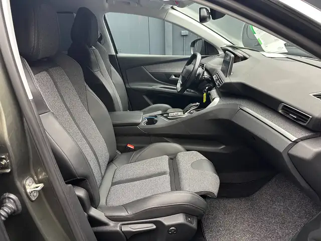 Peugeot 5008 view 10