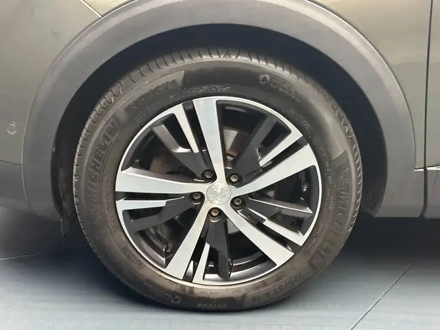 Peugeot 5008 view 9