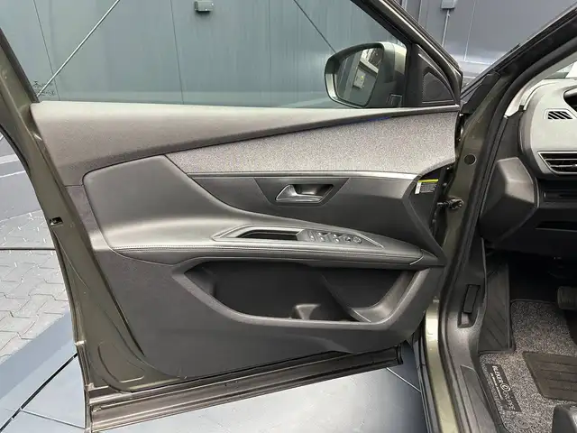 Peugeot 5008 view 13