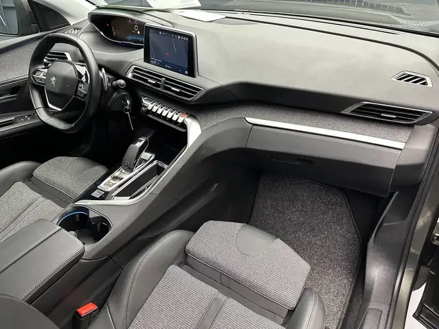 Peugeot 5008 view 11