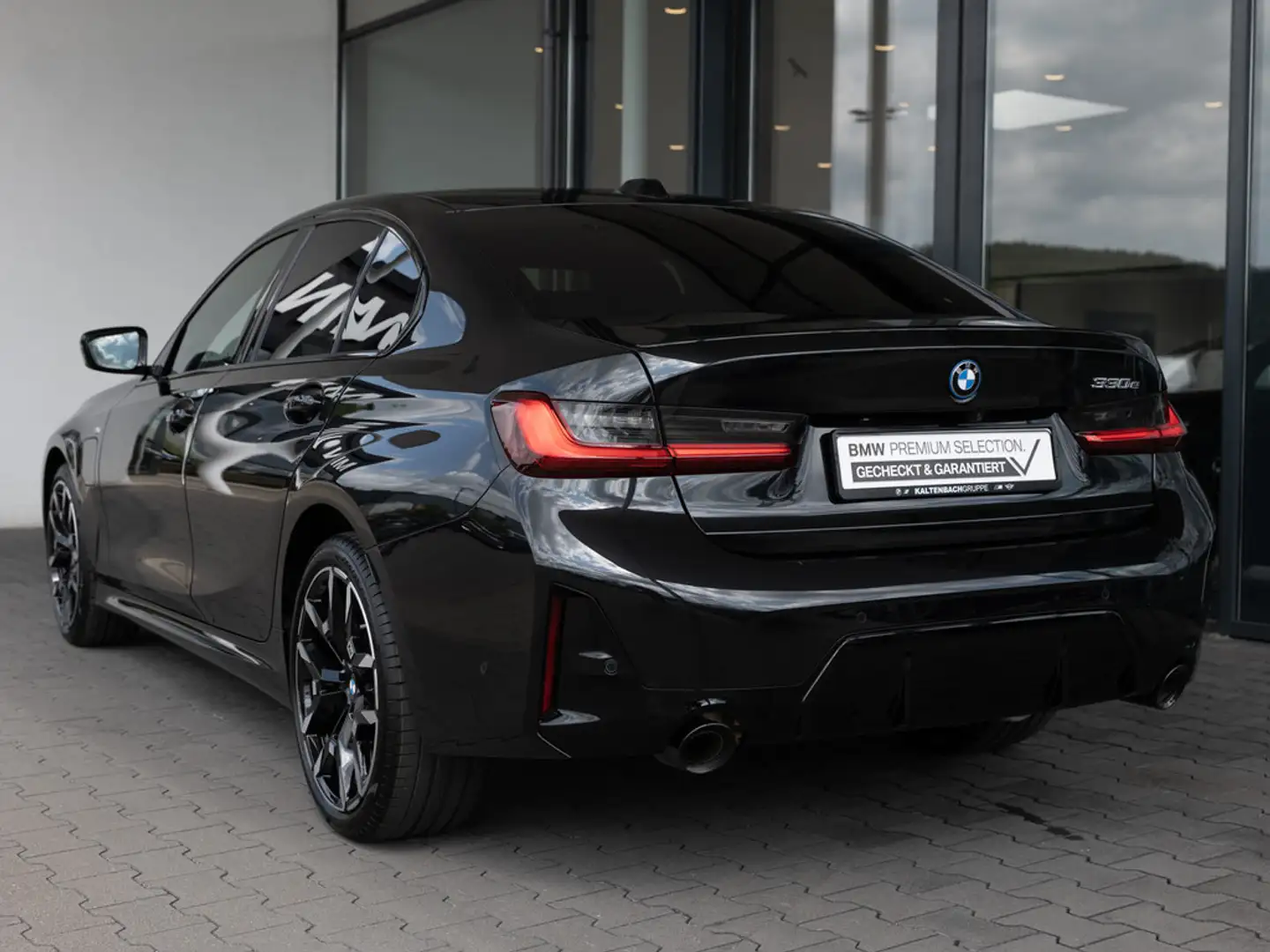 BMW 330 e M-Sportpaket FACEL. AHK LED ACC NAVI SHZ Negro - 2