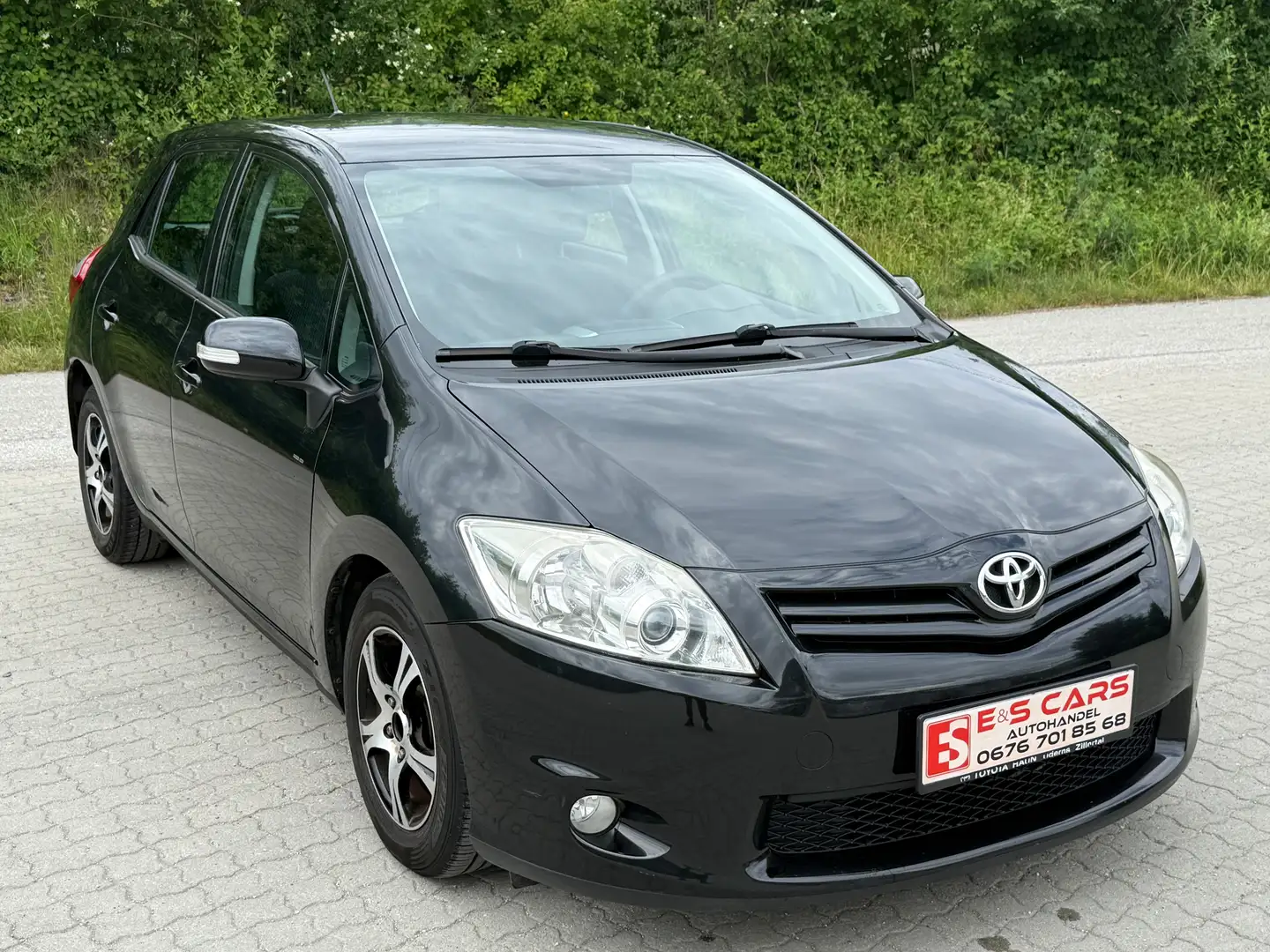 Toyota Auris 1.4 D-4D High Eco Schwarz - 1