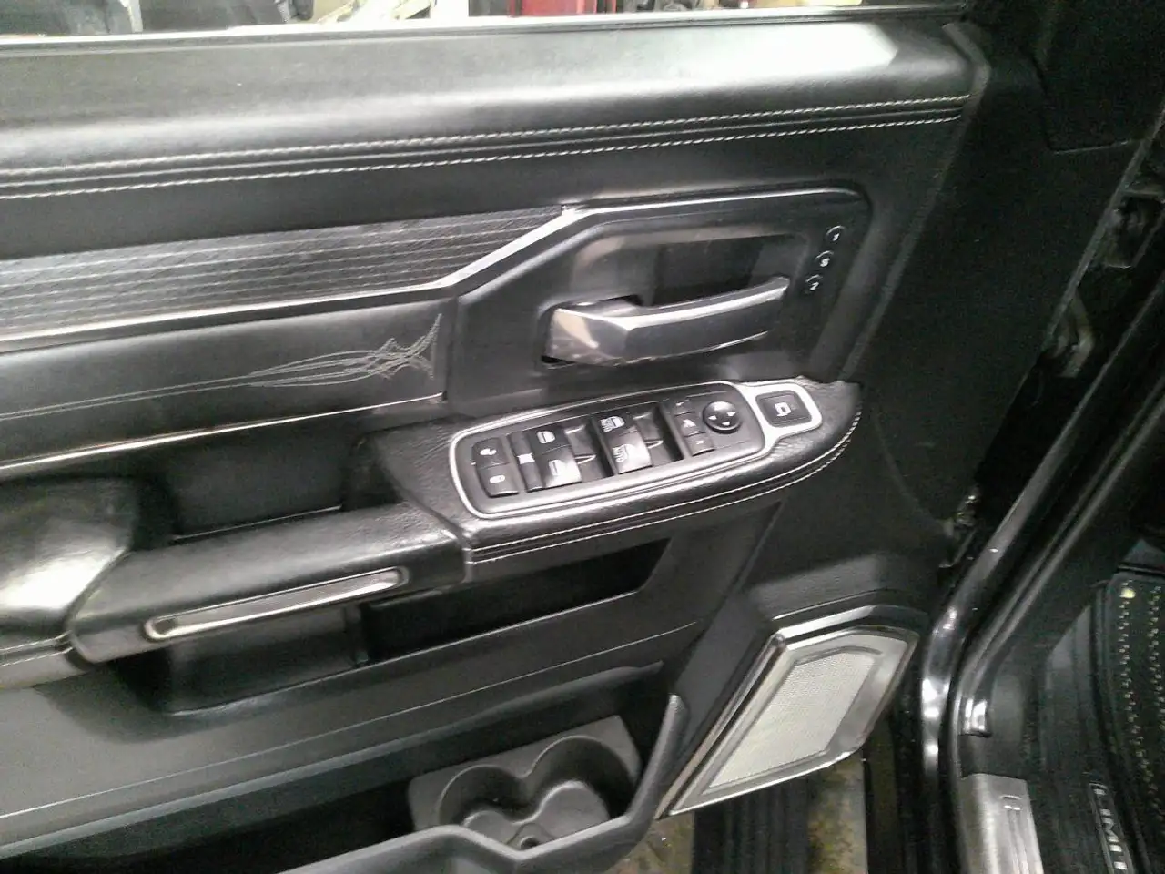 RAM 2500 снимка RAM 2500