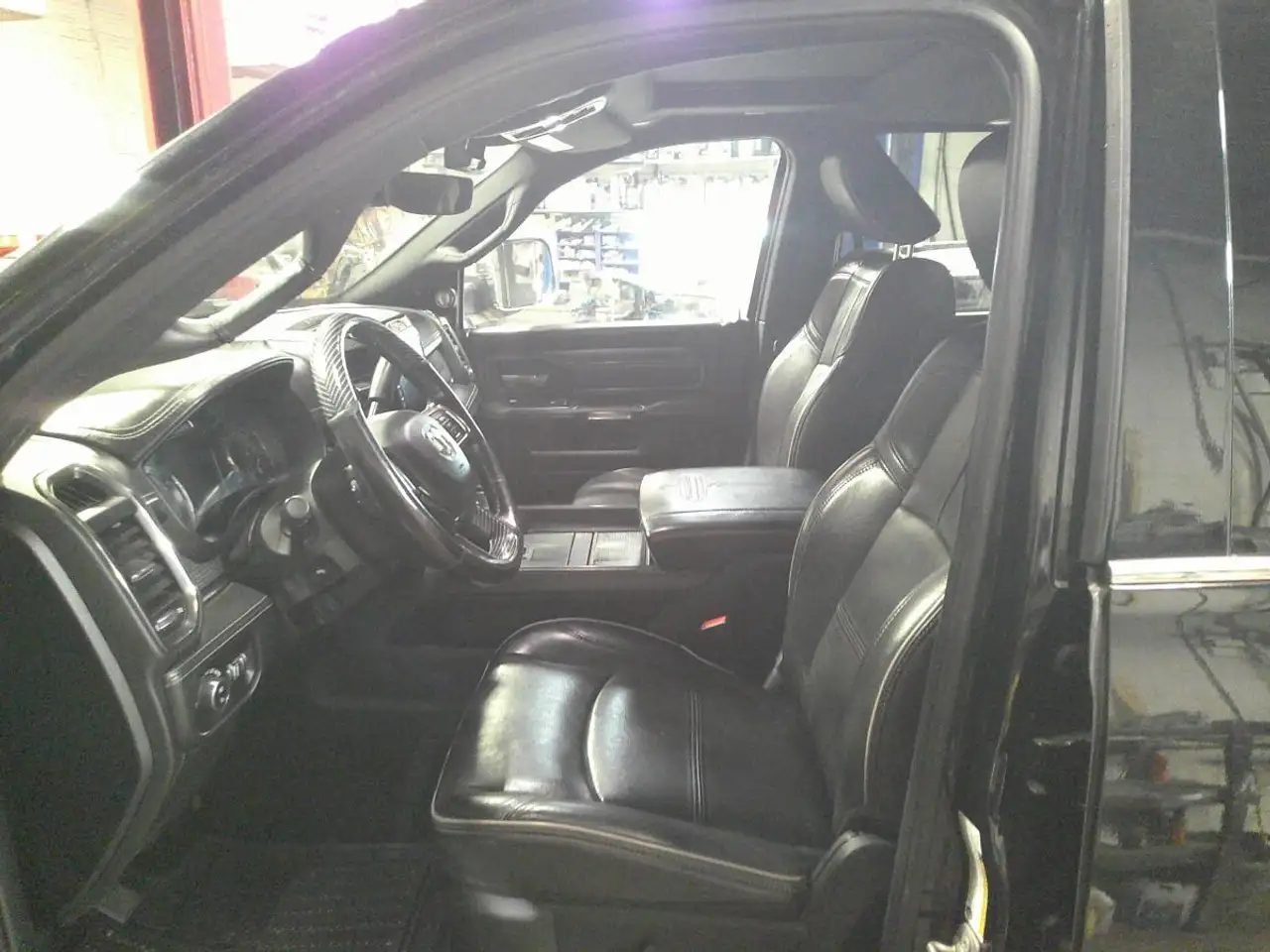 RAM 2500 снимка RAM 2500