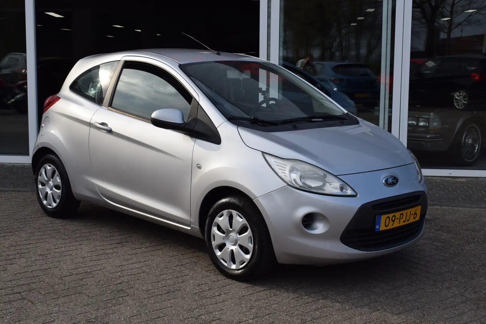 Ford Ka/Ka+ 1.2 Comfort start/stop Grijs - 2