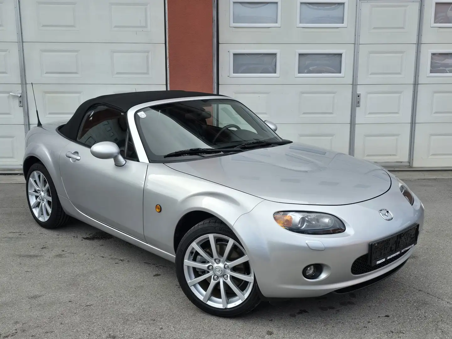 Mazda MX-5 2,0i Revolution Silber - 2