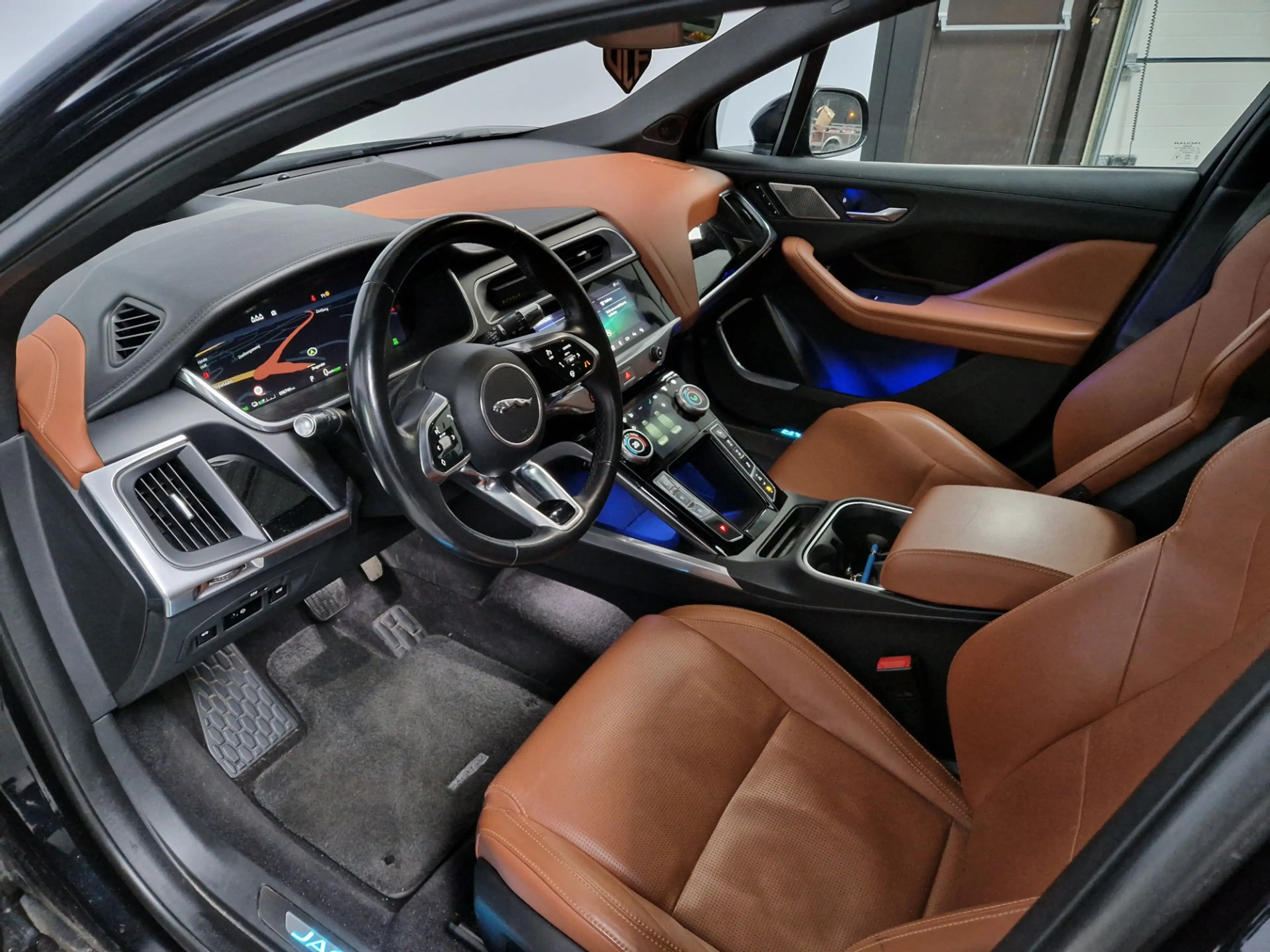 Jaguar I-Pace EV400 First Edition 90 kWh — photo 8