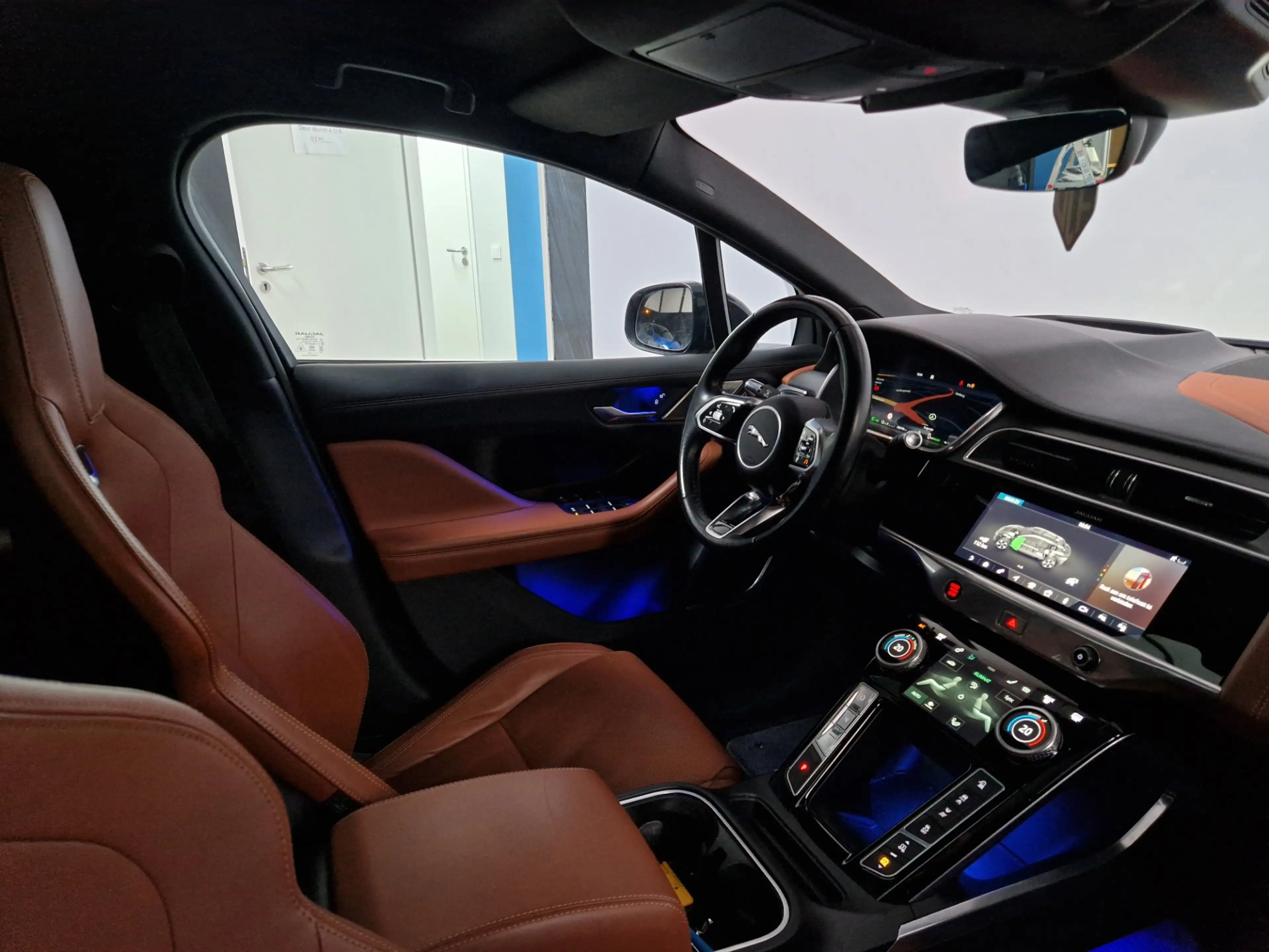 Jaguar I-Pace EV400 First Edition 90 kWh — photo 14