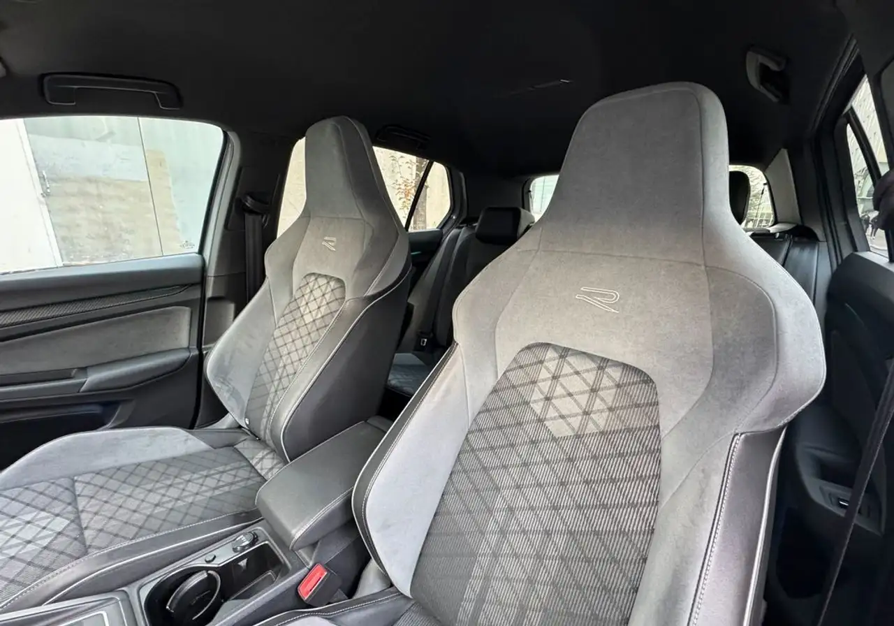 Volkswagen Golf Standard Model — photo 8