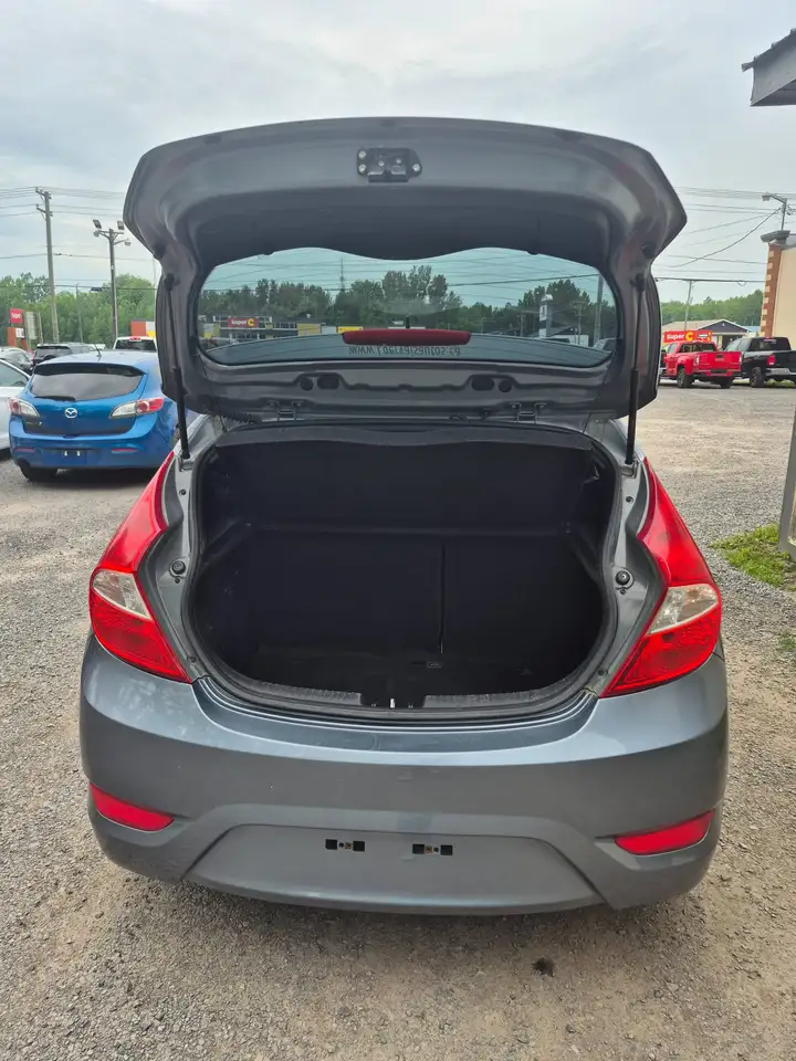 Hyundai ACCENT photo Hyundai ACCENT