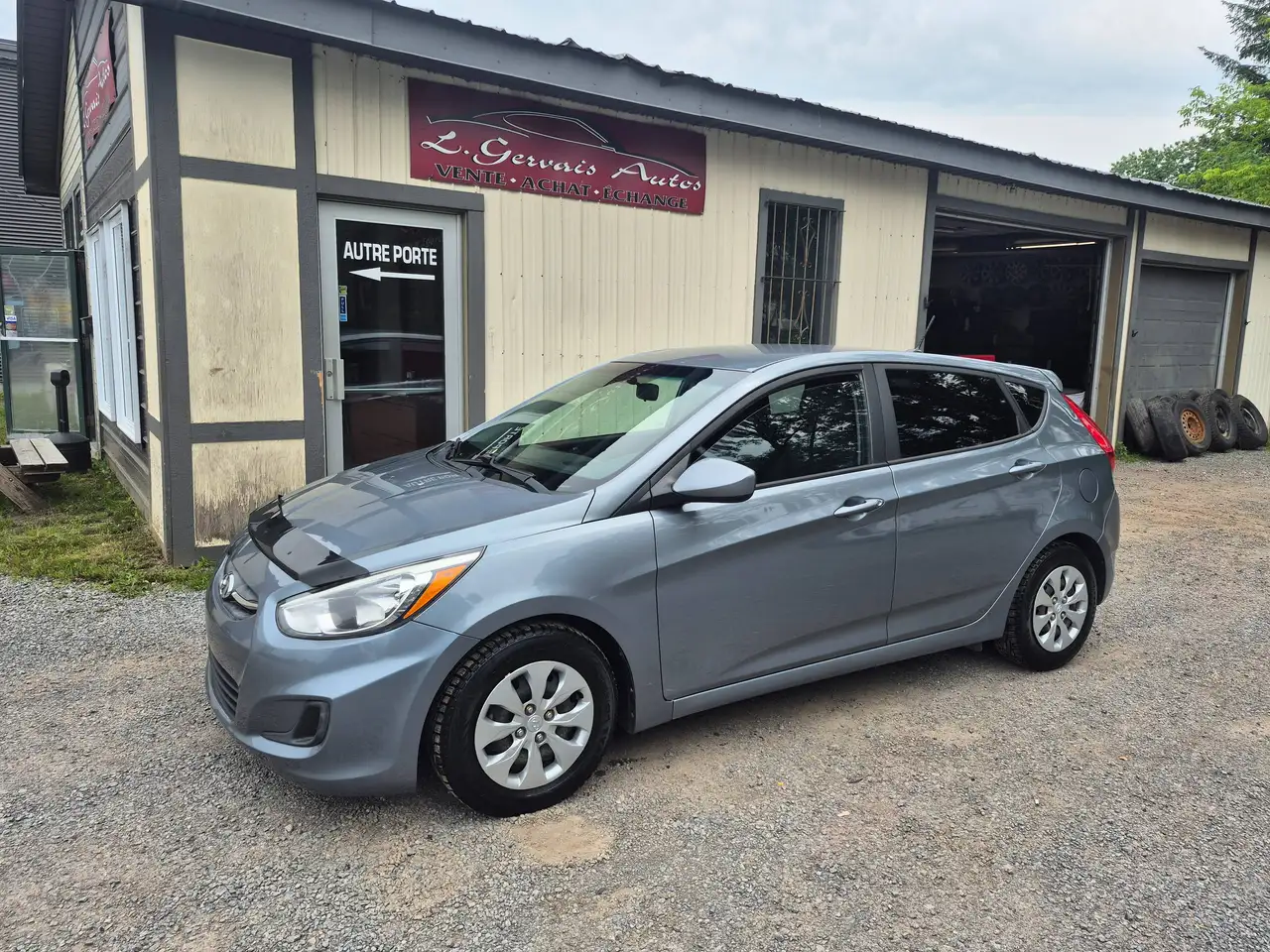 Hyundai ACCENT photo Hyundai ACCENT