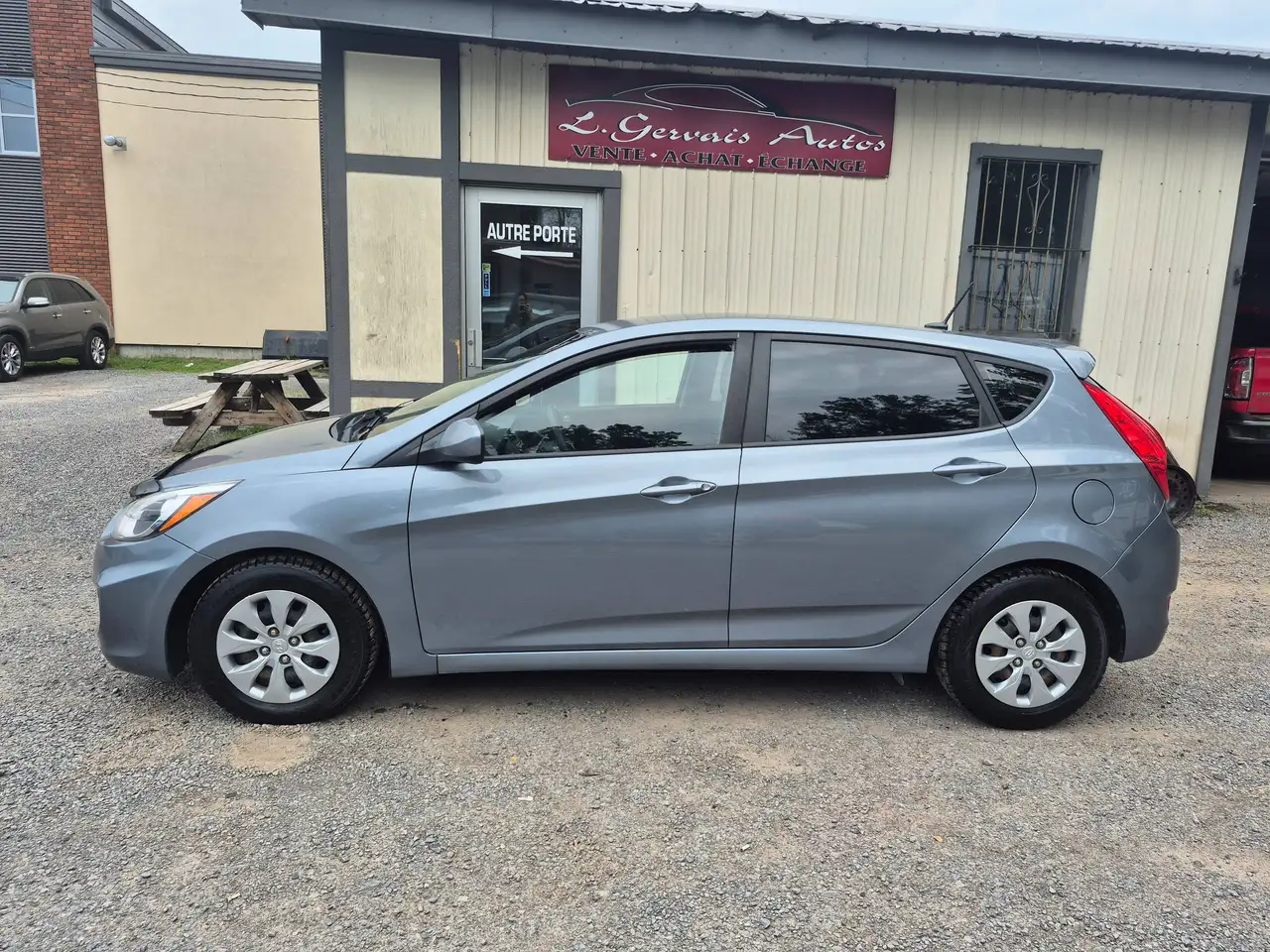 Hyundai ACCENT photo Hyundai ACCENT