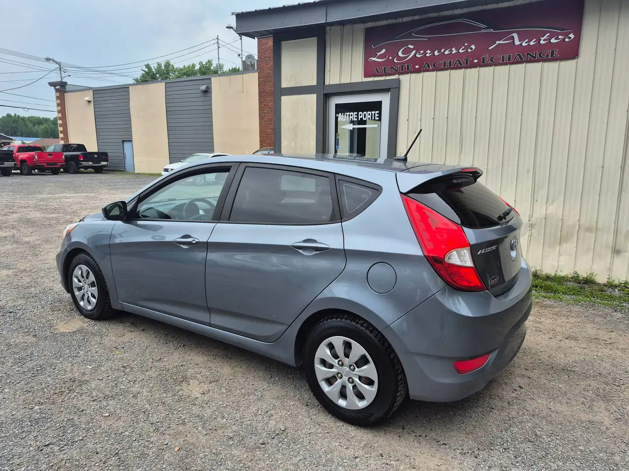 Hyundai ACCENT photo Hyundai ACCENT