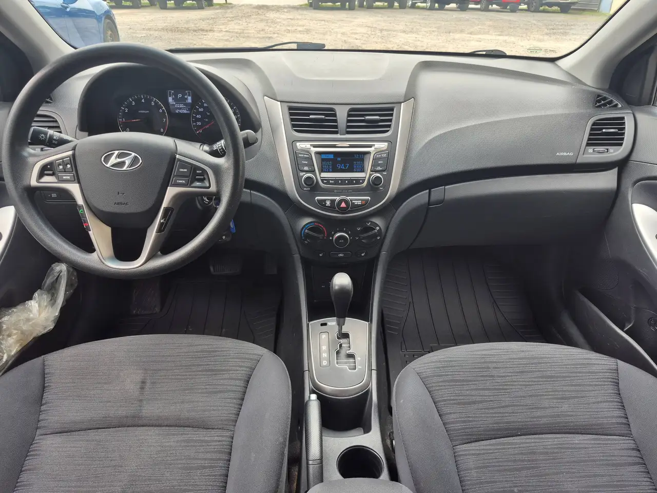 Hyundai ACCENT photo Hyundai ACCENT