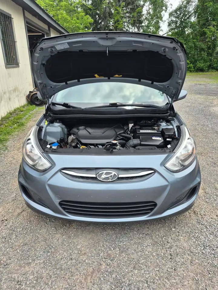 Hyundai ACCENT photo Hyundai ACCENT