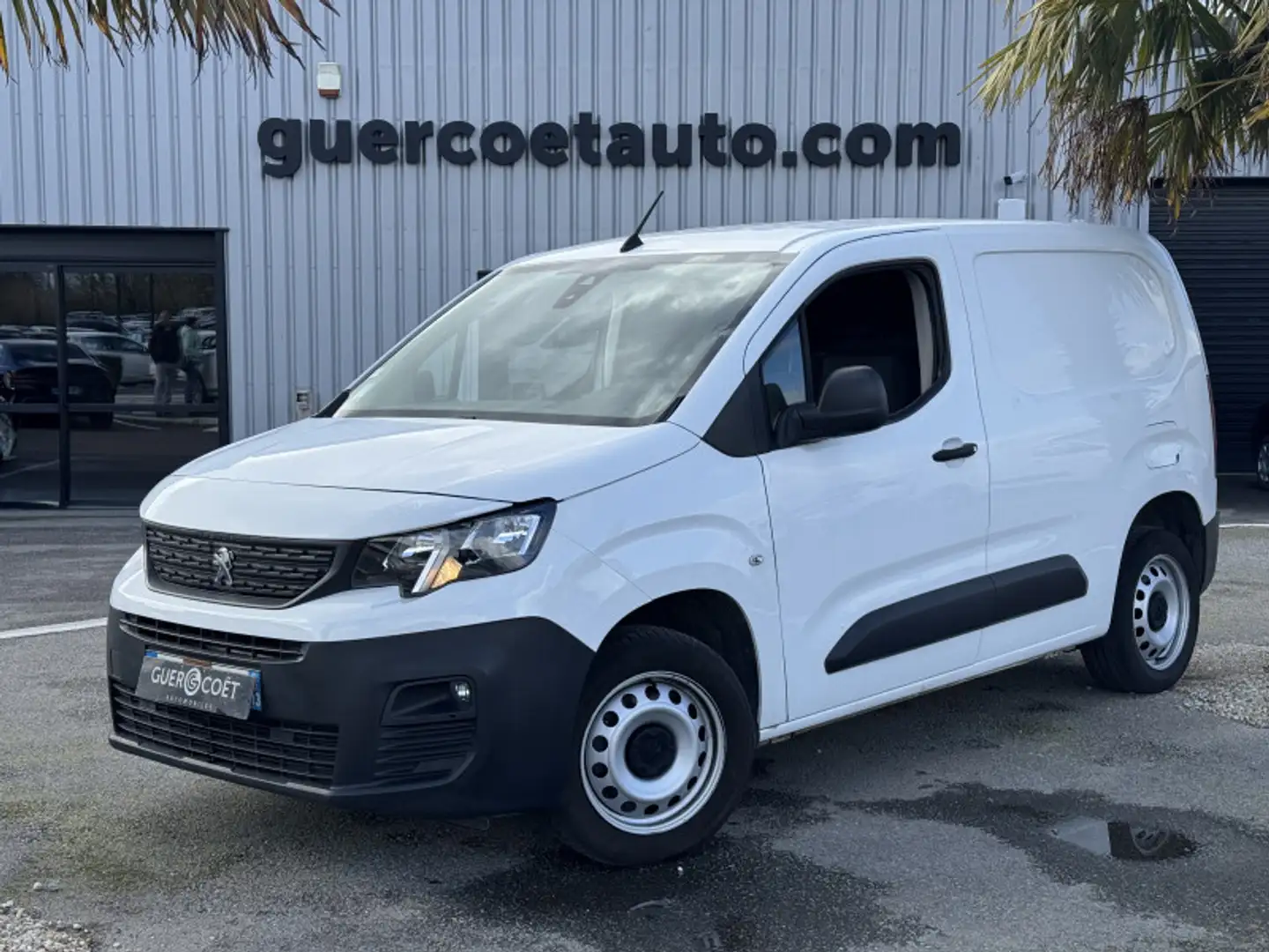 Peugeot Partner STANDARD 1000KG BLUEHDI 100CH S\u0026S BVM5 PREMIU Blanc - 1