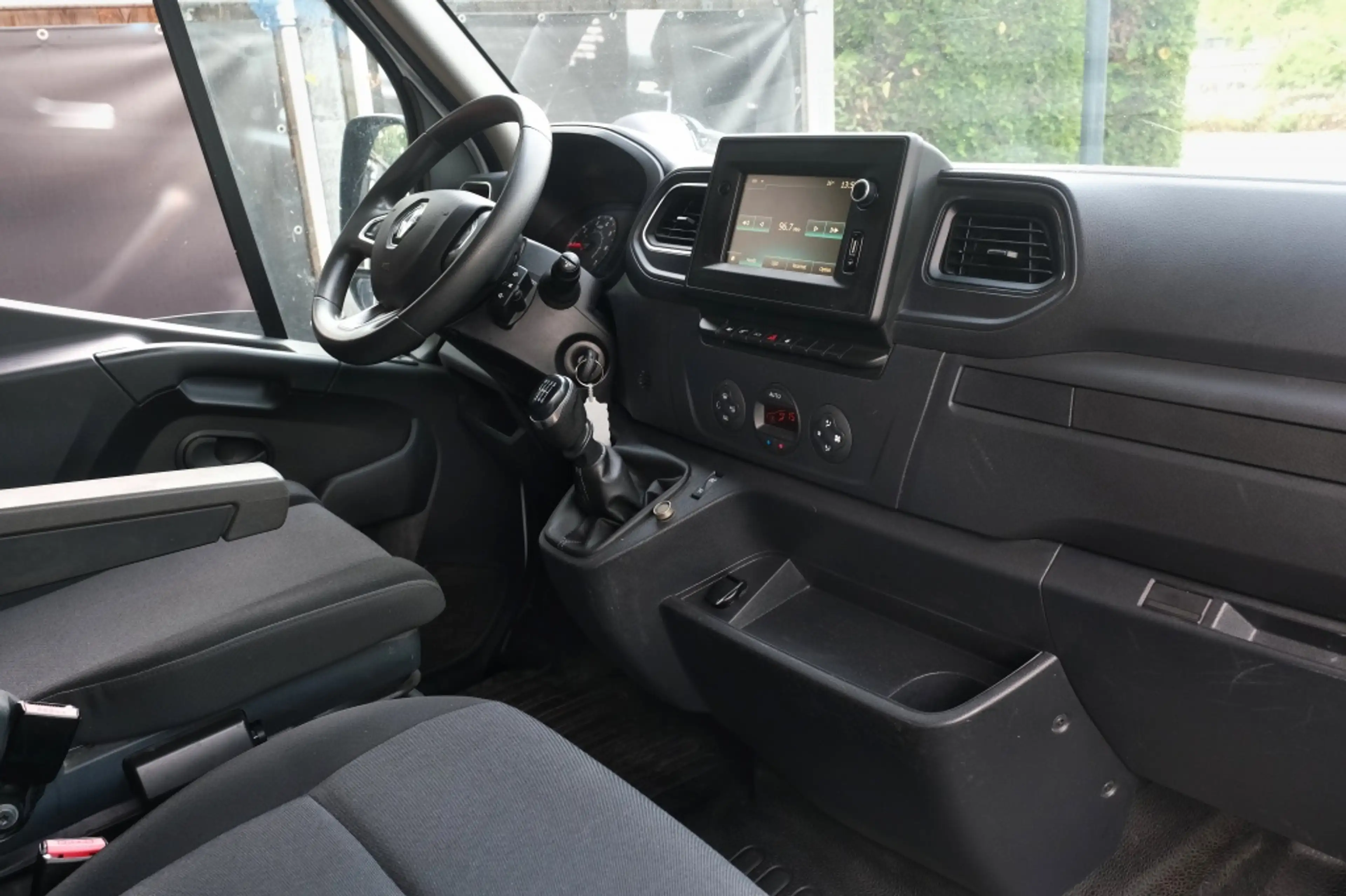Renault Master T35 2.3 dCi L2H3 En. — photo 3