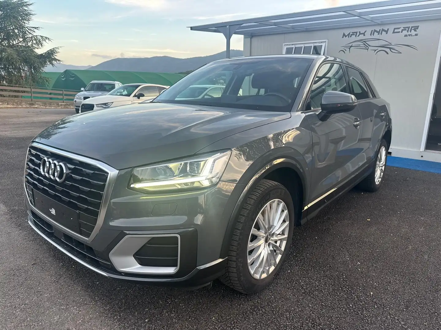 Audi Q2 30 1.6 tdi Business Design S Tronic Grau - 1