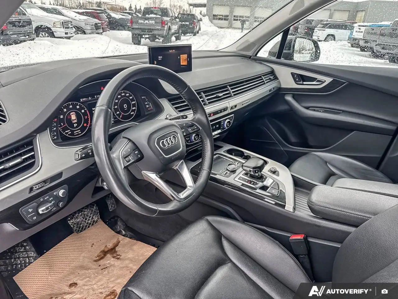 Audi Q7 снимка Audi Q7
