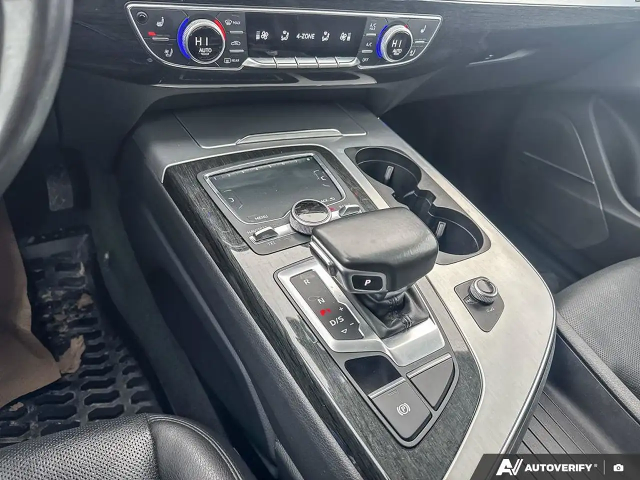 Audi Q7 снимка Audi Q7