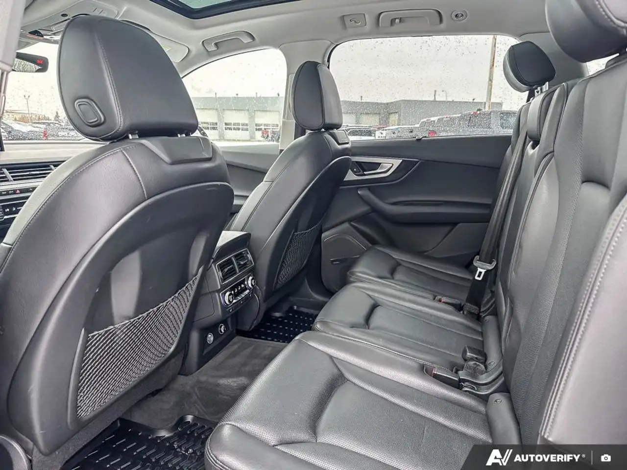 Audi Q7 снимка Audi Q7