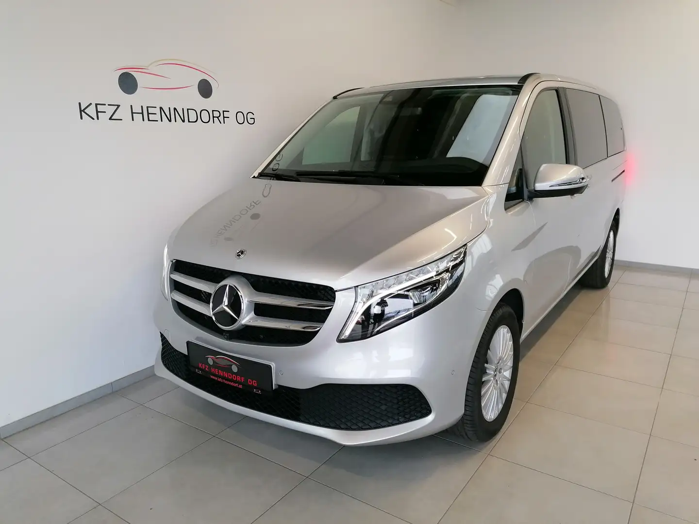 Mercedes-Benz V 220 d Kombi 4MATIC lang Avantgarde Aut. Grau - 1