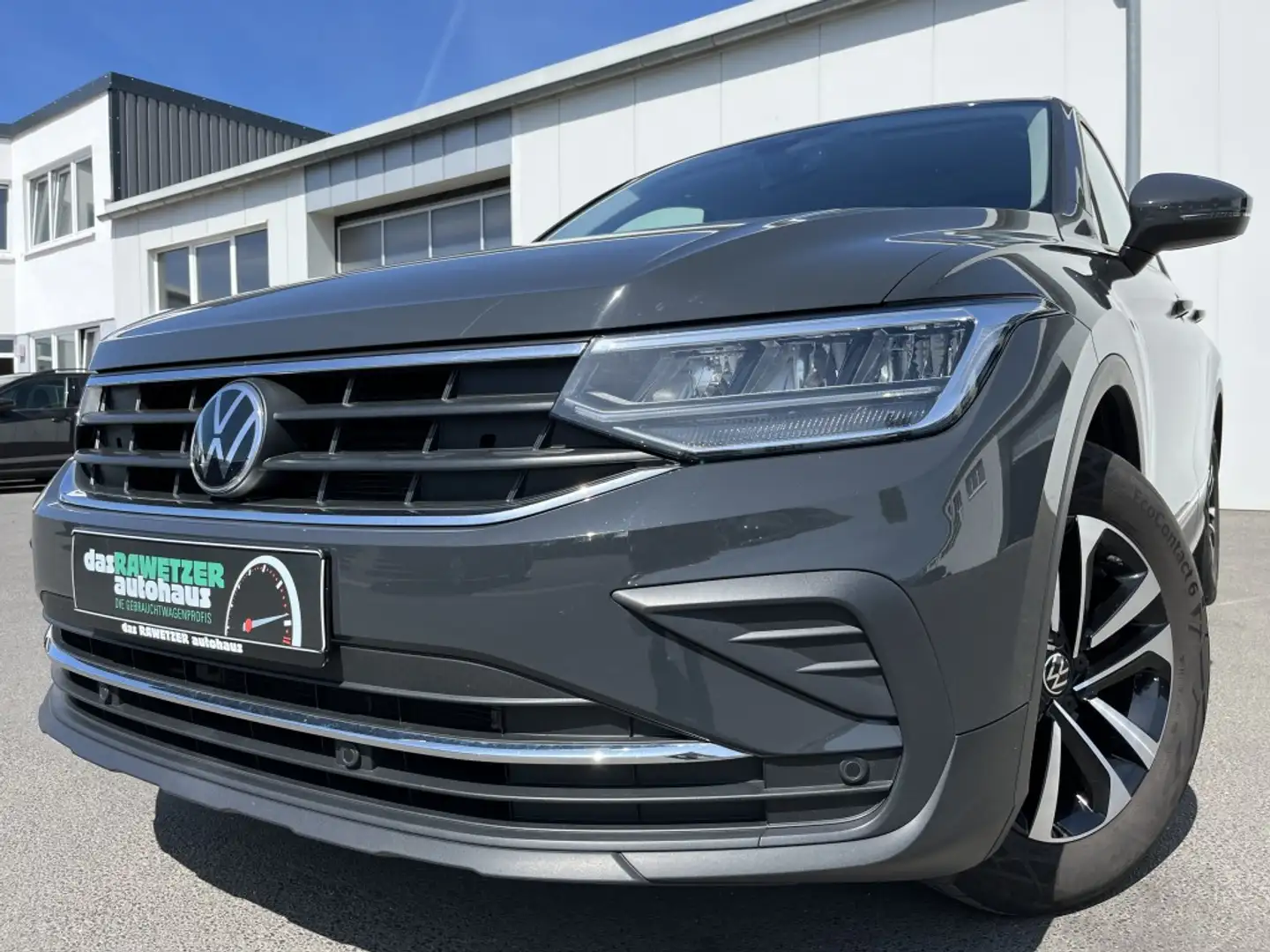 Volkswagen Tiguan 2.0 TDI UNITED 156€ m. 20% Anzahlung DAB Navi AC Grau - 1