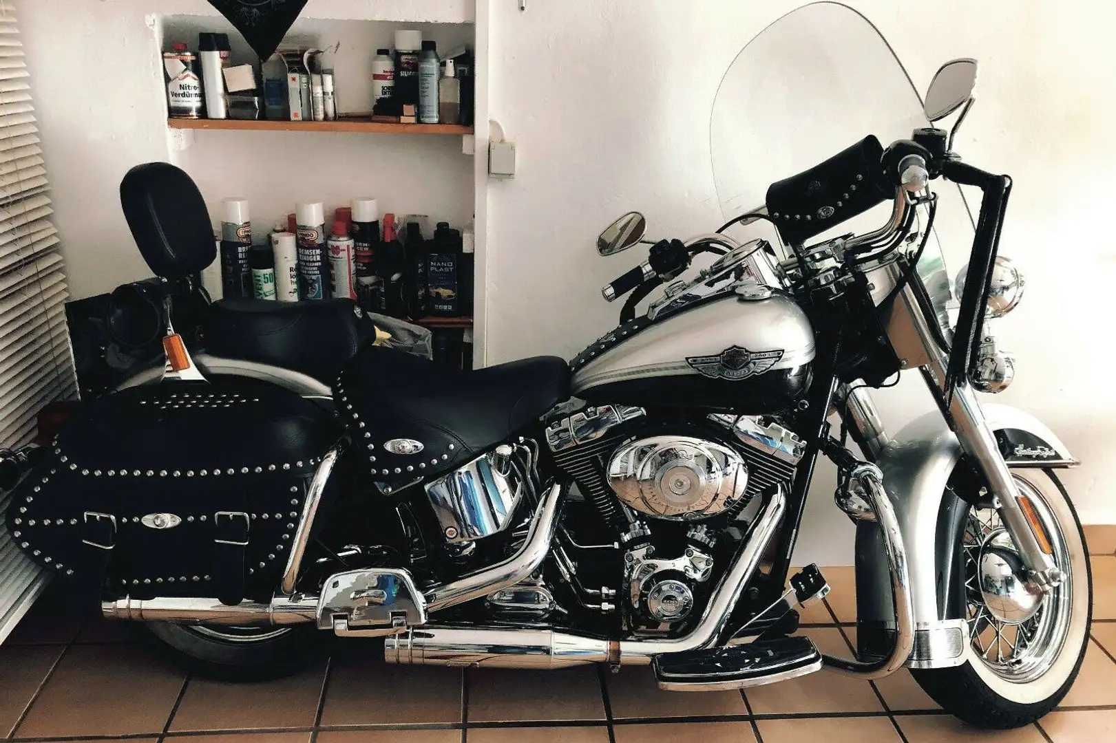 Harley-Davidson Heritage Softail Classic 100 FLSTC Fekete - 2