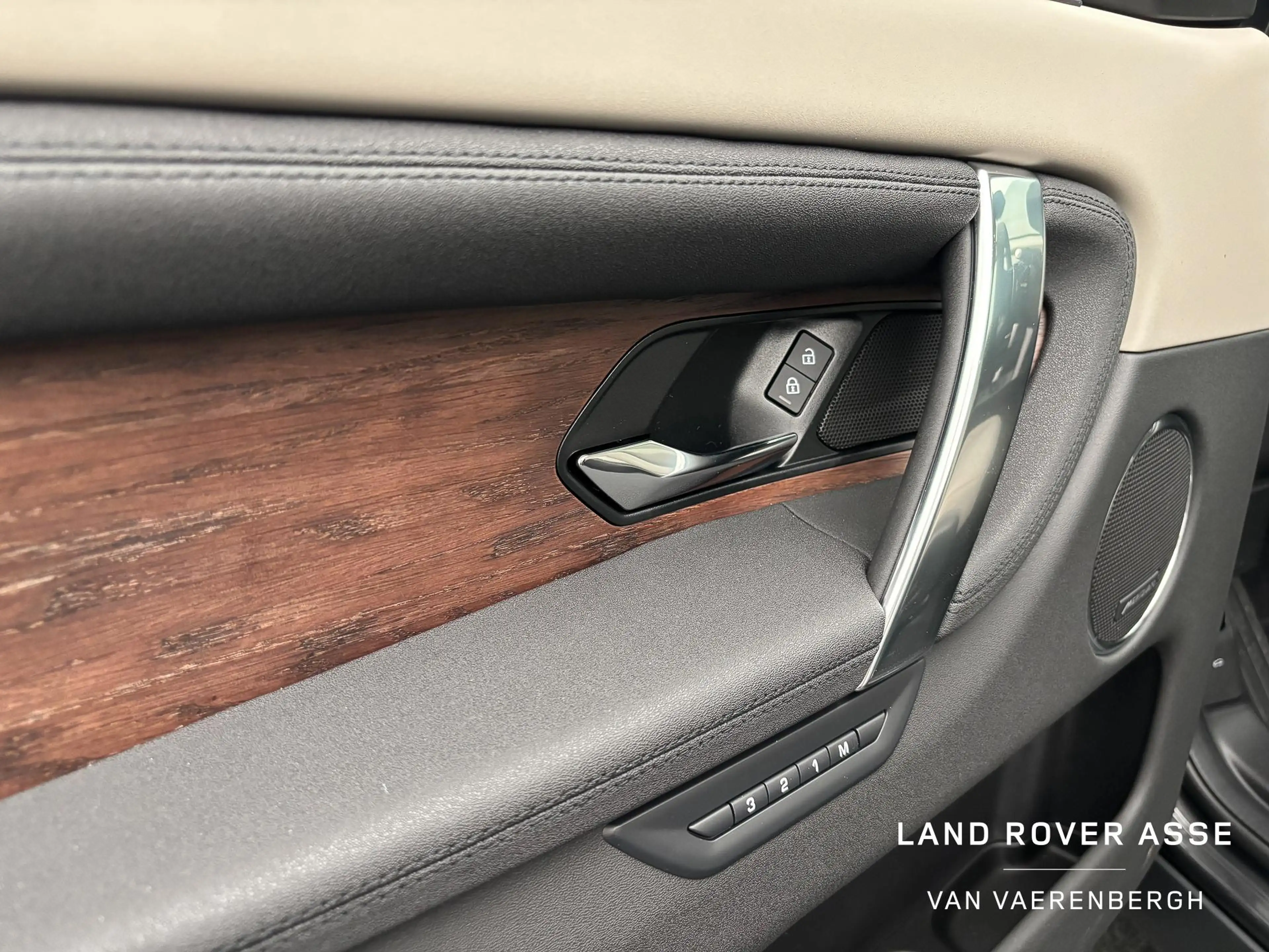 Land Rover Discovery Sport P270e S AWD — photo 12