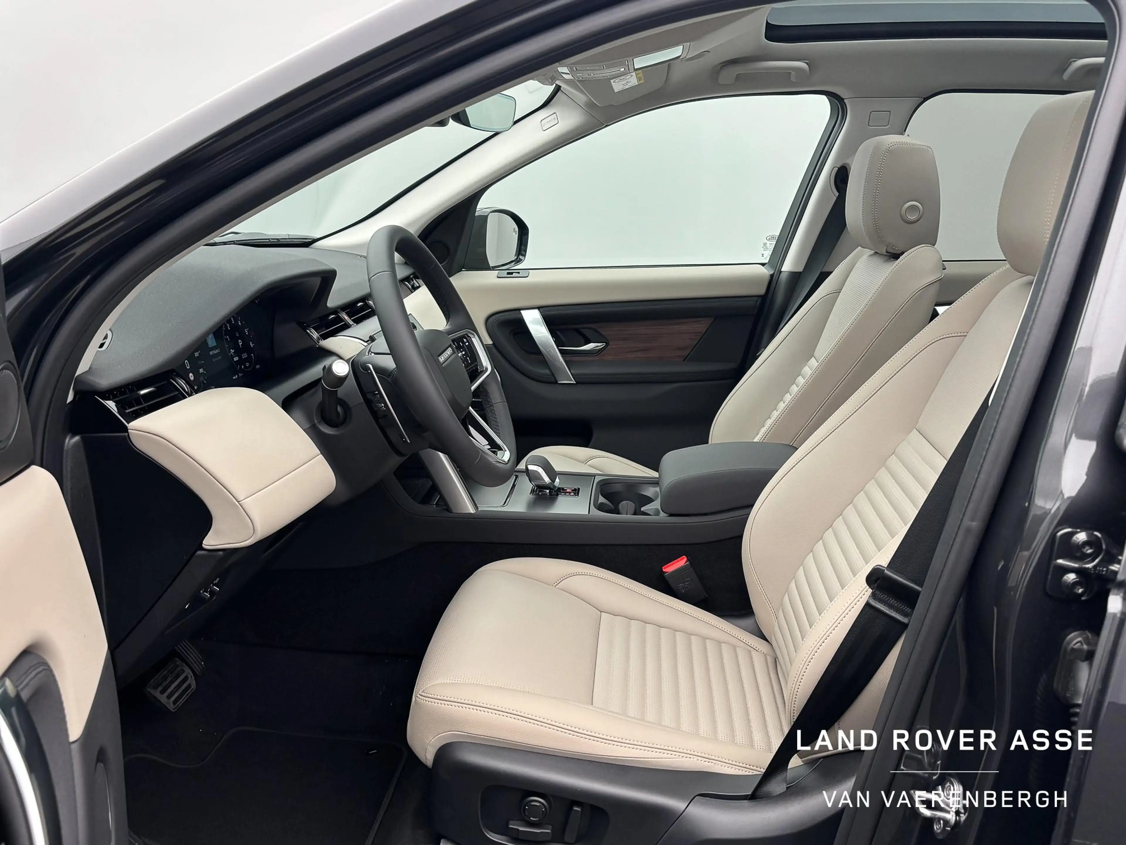 Land Rover Discovery Sport P270e S AWD — photo 13