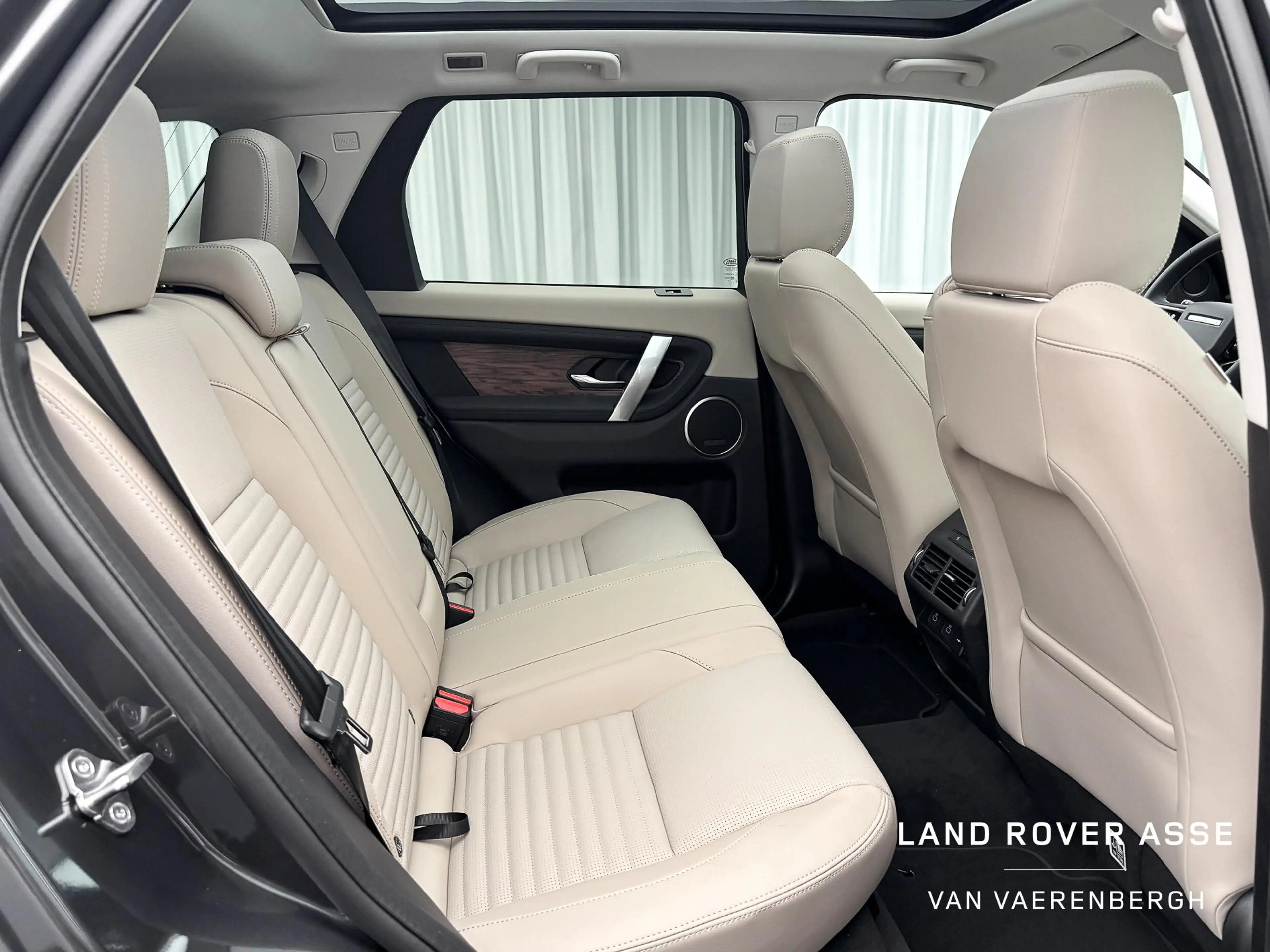 Land Rover Discovery Sport P270e S AWD — photo 6
