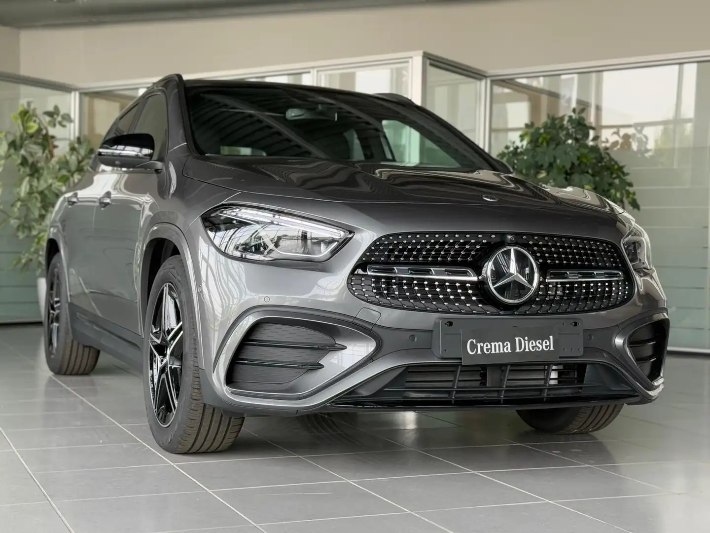 Mercedes-Benz GLA 200 GLA 200d TECH EDITION Grigio - 1