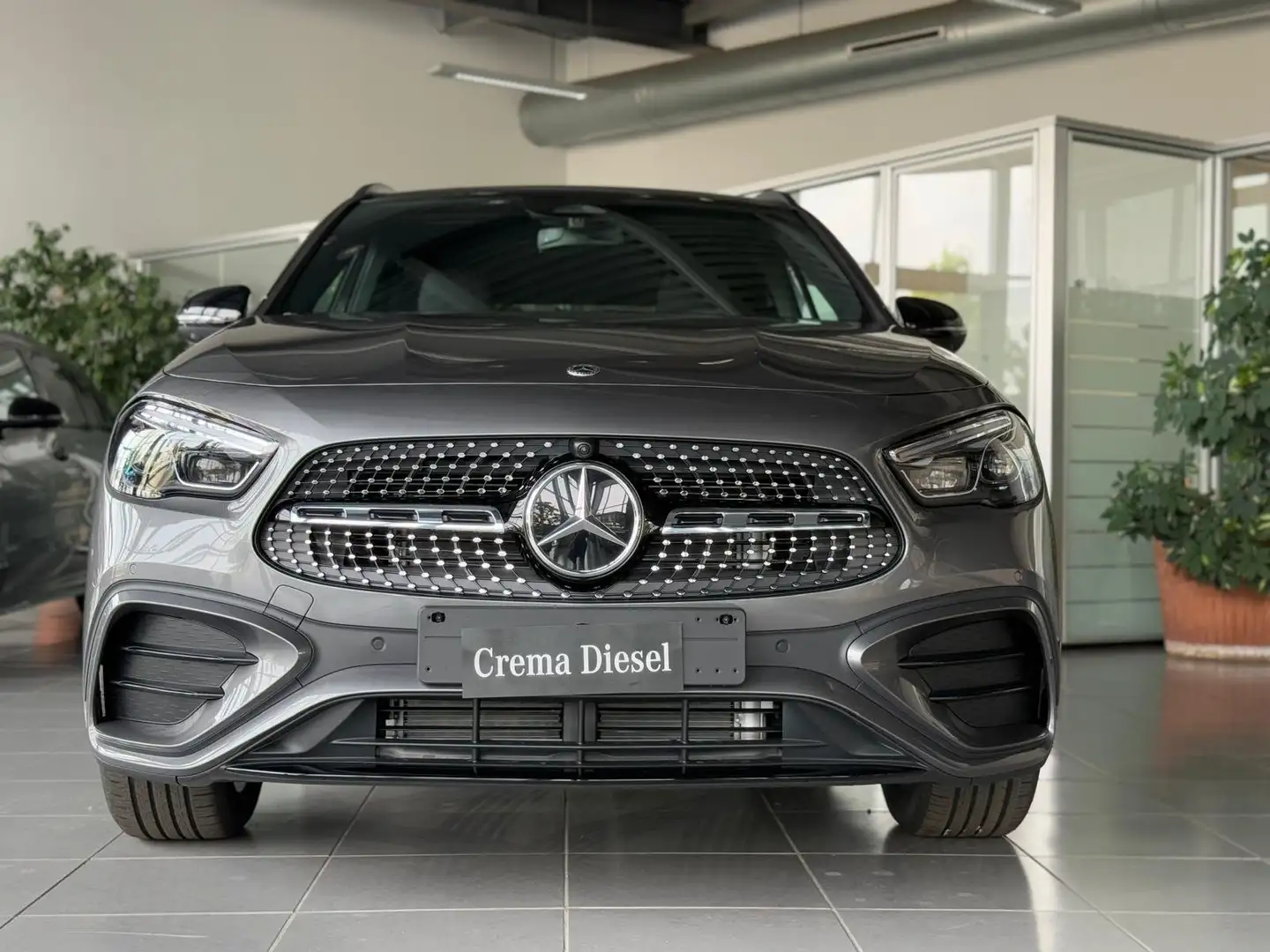 Mercedes-Benz GLA 200 GLA 200d TECH EDITION Grigio - 2