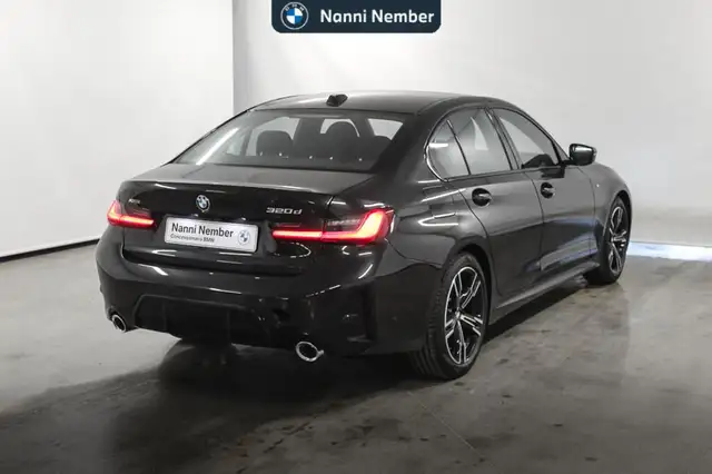 BMW 3 Series view 3