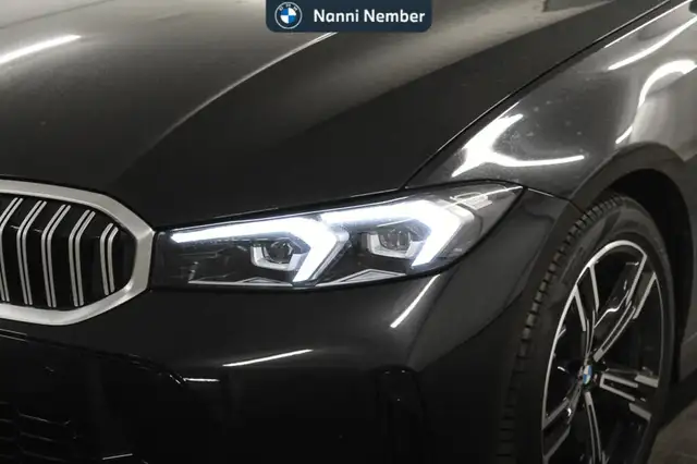 BMW 3 Series view 5
