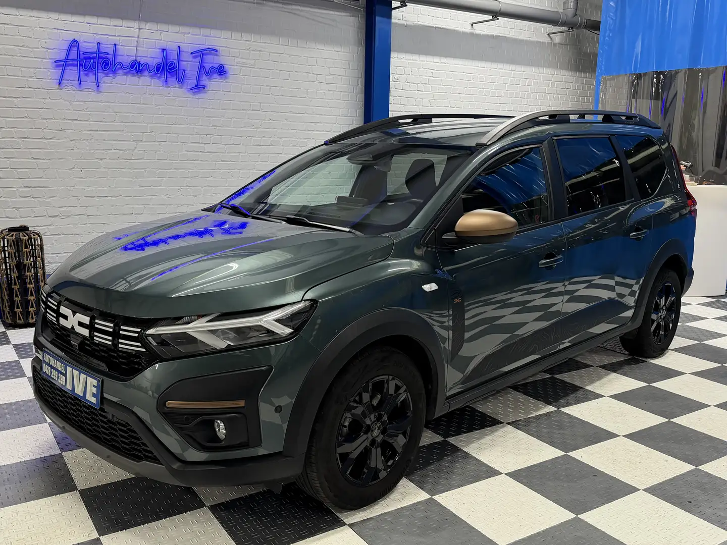 Dacia Jogger Jogger 1.0 TCe Extreme 7pl. Grün - 1